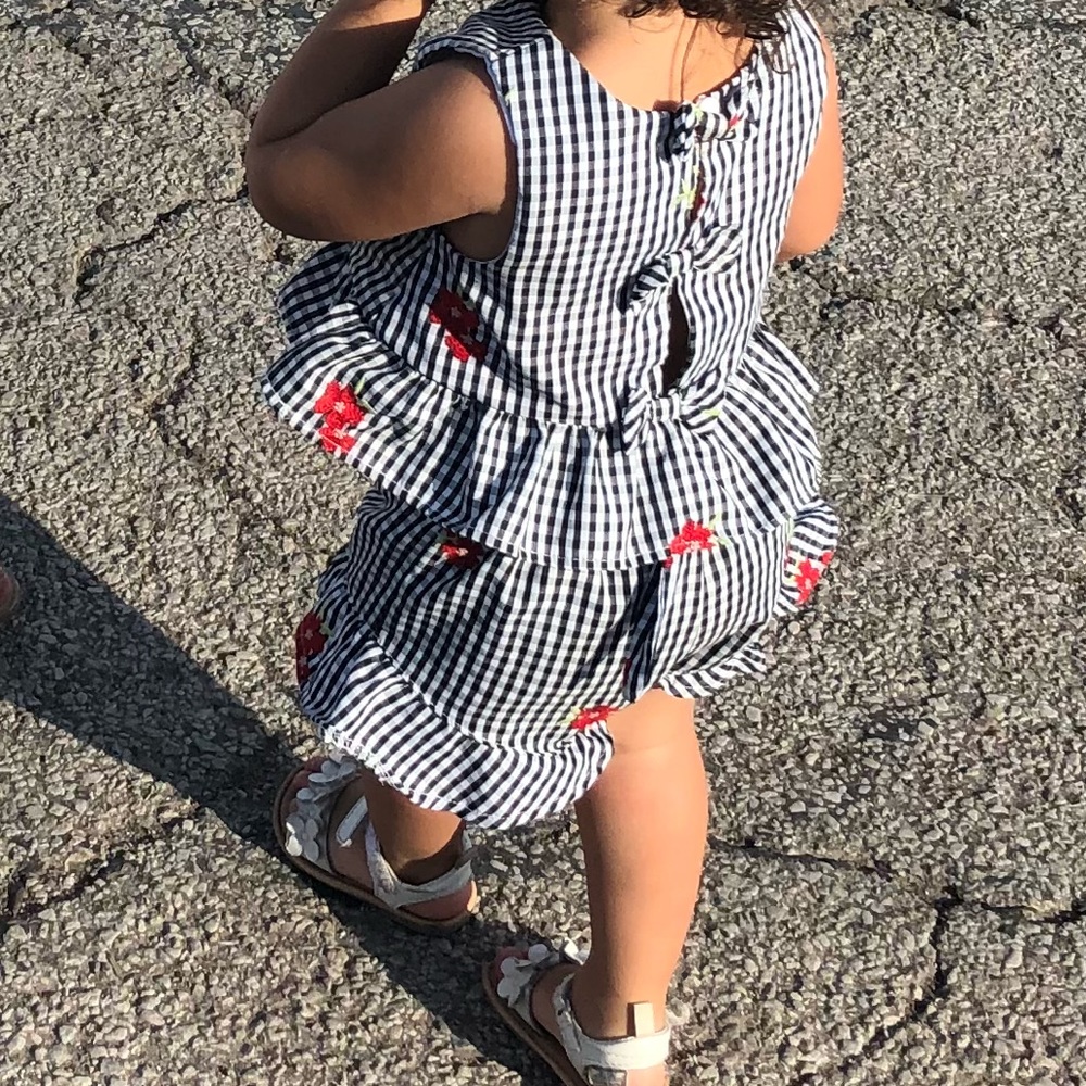 Can’t go wrong with this two piece. Used once.